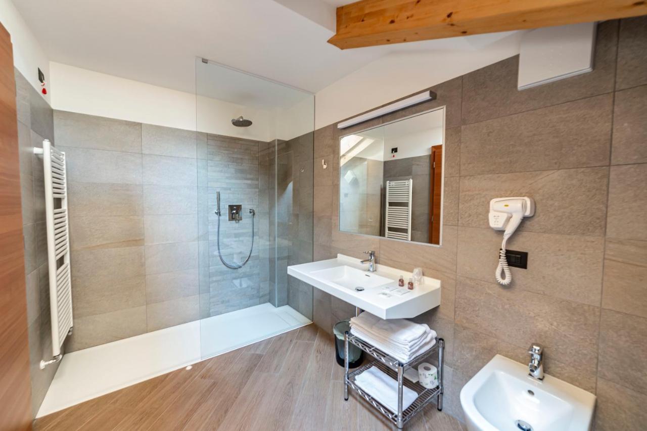 Hotel Garni Paradisi - Wellness & Spa Mezzano Exterior photo
