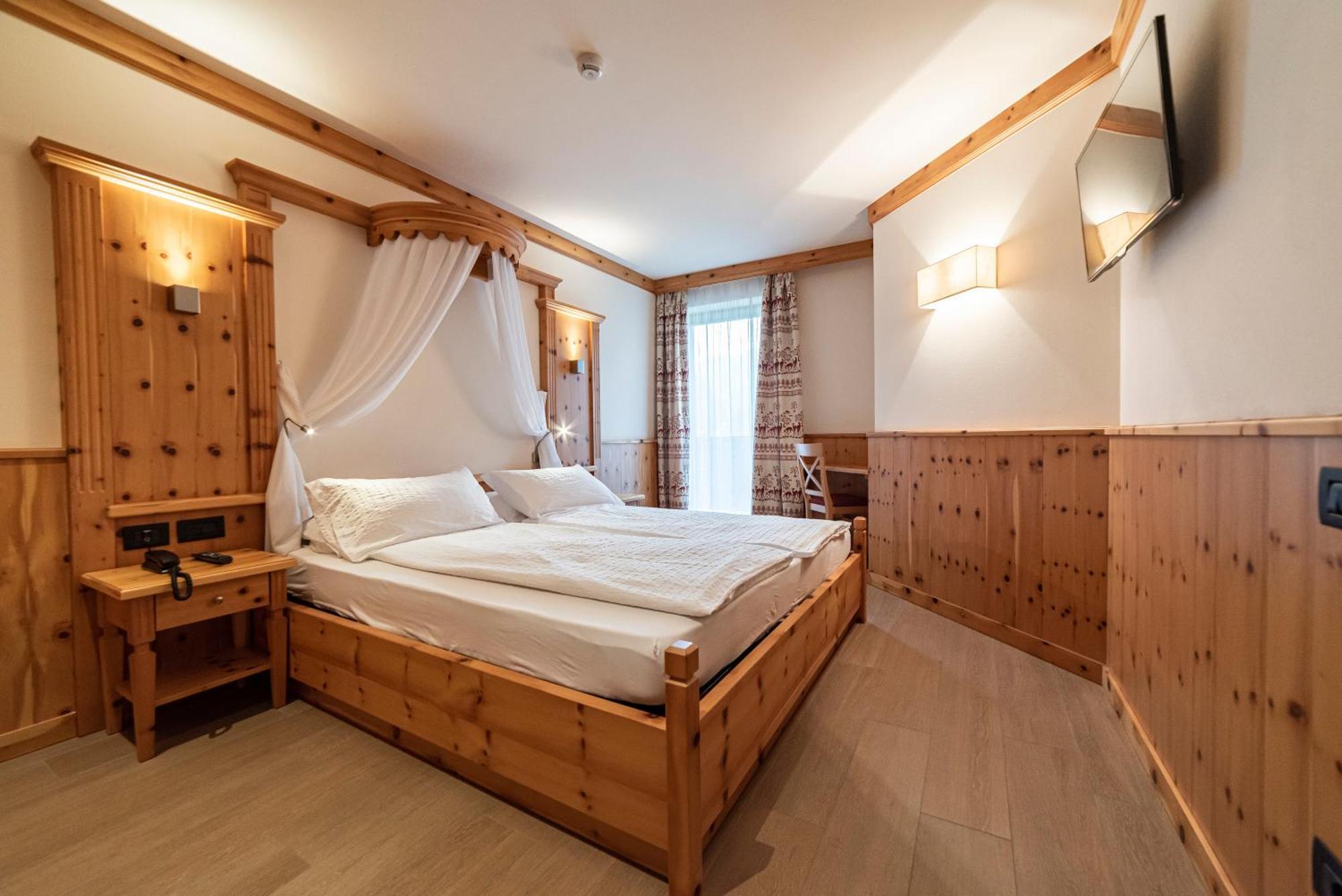 Hotel Garni Paradisi - Wellness & Spa Mezzano Exterior photo