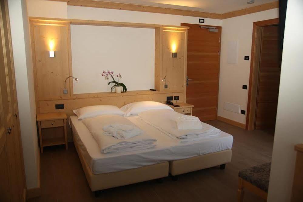 Hotel Garni Paradisi - Wellness & Spa Mezzano Exterior photo